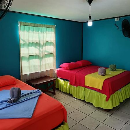 Cabinas Miss Miriam 2 Тортугеро Экстерьер фото